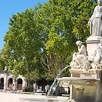 فندق Square
