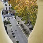 فندق Square