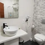 Square 3* نيم