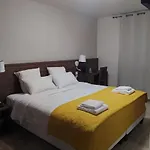 Square فندق نيم