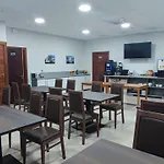 فندق Square نيم