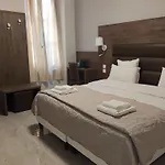 Square فندق