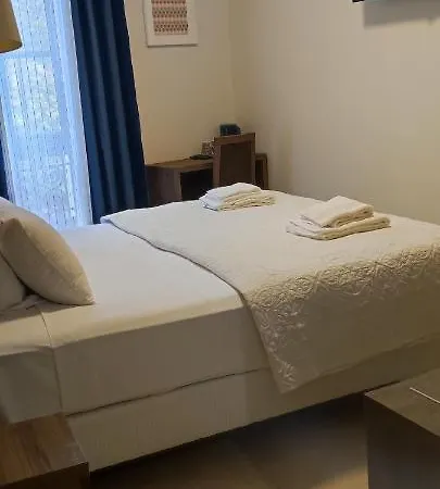 Square 3* Nîmes