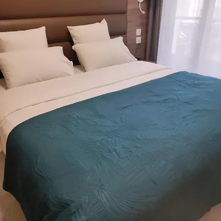 Square Hotel 3*