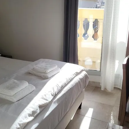 Square Hotel Nîmes