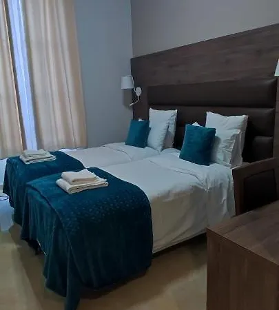 Отель Square Ним