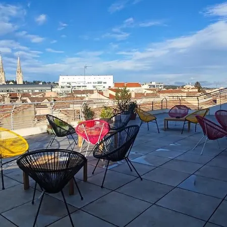 Отель Square Ним