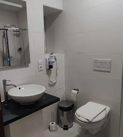 Hotel Square 3*