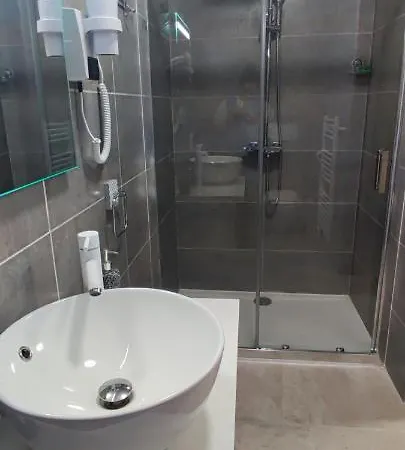 Hotel Square 3*