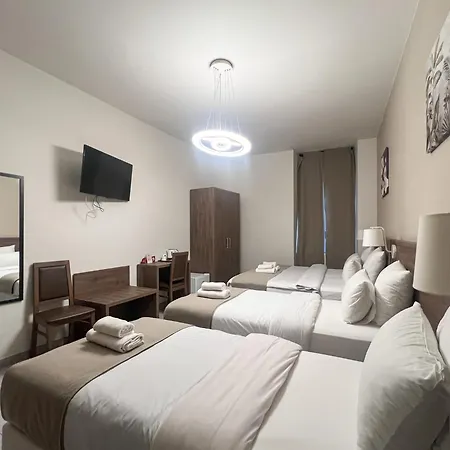 Square Hotel
