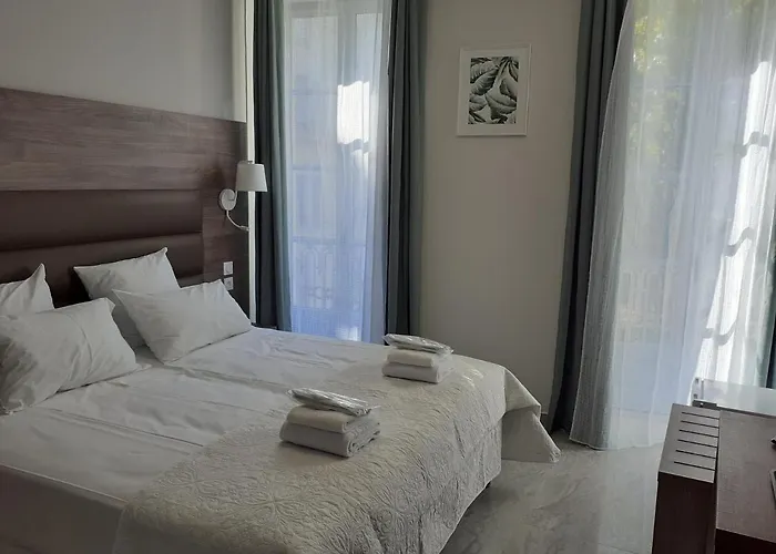 Hotell Square Nîmes