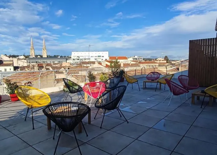 فندق Square نيم